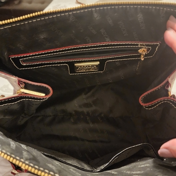 ARCADIA Handbag (Black) - Picture 5 of 9